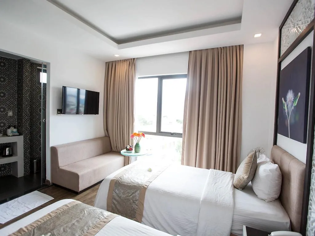 Flora Hotel & Residence Da Nang 2*,